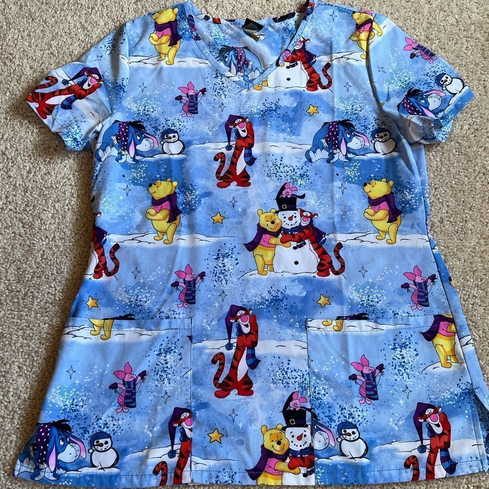 Disney Winnie the Pooh winter scrub top size small